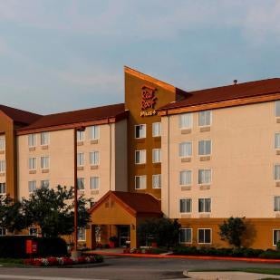 Red Roof Inn PLUS+ Long Island - Garden City Thumbnail