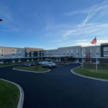 La Quinta Inn & Suites by Wyndham Bannockburn-Deerfield Thumbnail