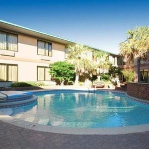 Baymont by Wyndham Laurel Thumbnail