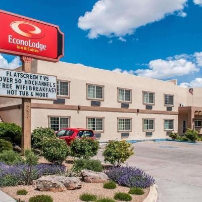 Econo Lodge Inn & Suites Santa Fe Thumbnail