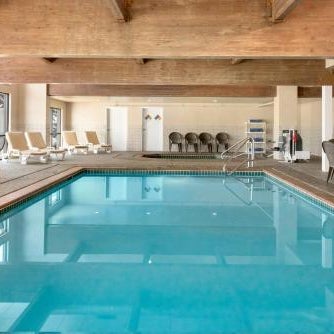 Country Inn & Suites by Radisson, Council Bluffs, IA Thumbnail