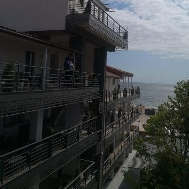 Hotel La John Thumbnail