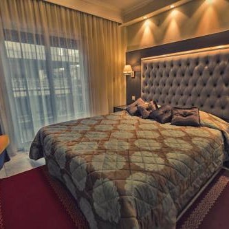 Hotel Avra Thumbnail