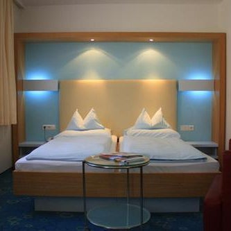 Dom Hotel Thumbnail