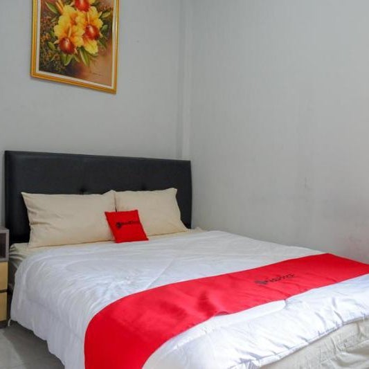 RedDoorz near Jalan Adi Sucipto Solo