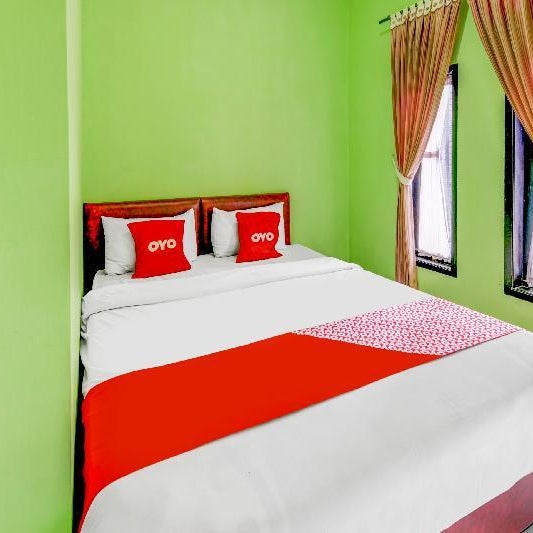 Indah Savana Hotel Mitra RedDoorz
