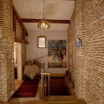 Le Petit Secret, Korce, Albania