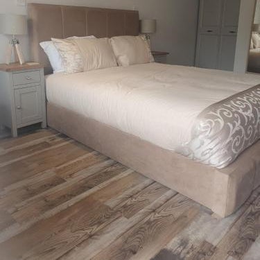 Oak, Country chalet located in Pegsdon