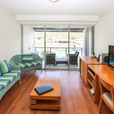 Blue on Blue Studio Room 1222 Thumbnail