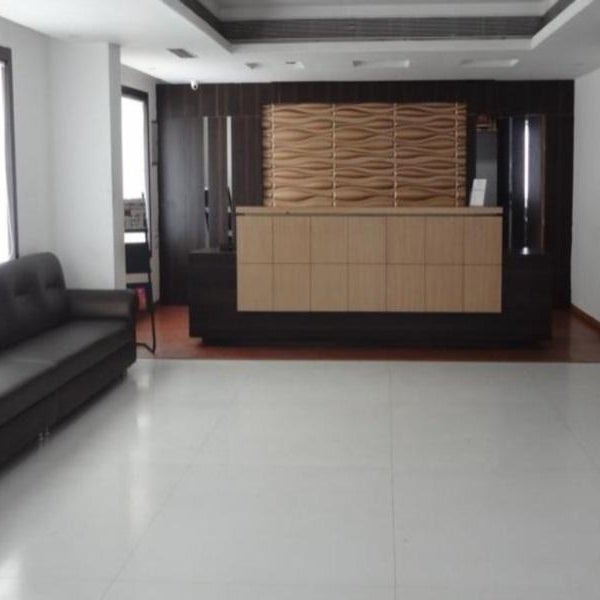 Hotel Sheela Shree Plaza