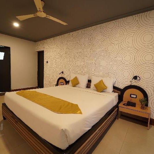 Om Shiv Hotel