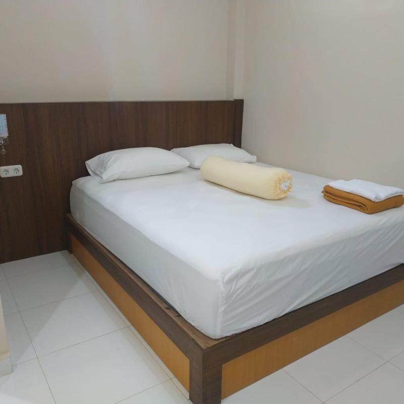 Nietsa Guest House Palu RedPartner