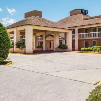 Suburban Studios Hotel Kingsland Near I-95 Thumbnail