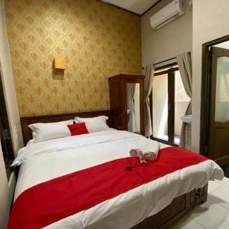 RedDoorz near Mojokerto Train Station Thumbnail