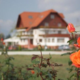 GARDEN Club - Hotel - FREE Parking
