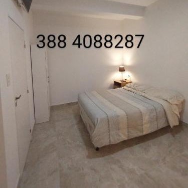 Habitación con baño privado en edificio 1er piso