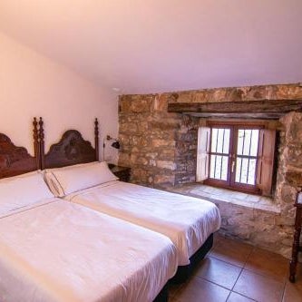 Tugasa Hotel y Apartamentos rurales La Posada