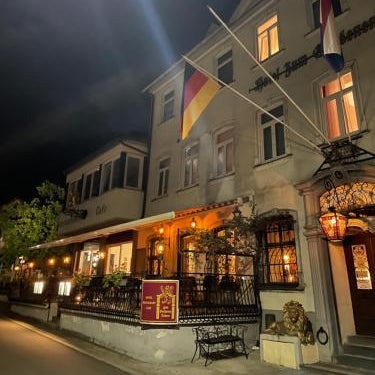 Hotel zum Goldenen Löwen - Restaurant - Panoramabar - Terrassen - Events - Rheinblick - Geschichte seit 1728