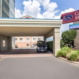 Comfort Suites At Woodbridge Thumbnail