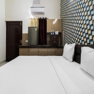 Hotel O HI - Five Residency
