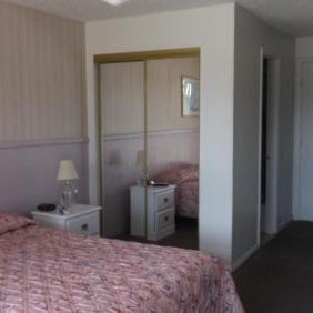 Twin Lakes Inn Thumbnail