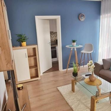 Skyblue Central apartment - 2 Bedrooms & free parking Thumbnail