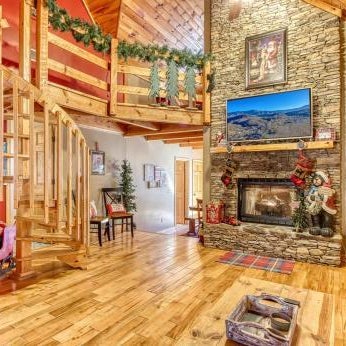 Santas Lakehouse, On the Lake, Arcade Game, Hot Tub, 560 FREE tickets each paid day!!! Thumbnail