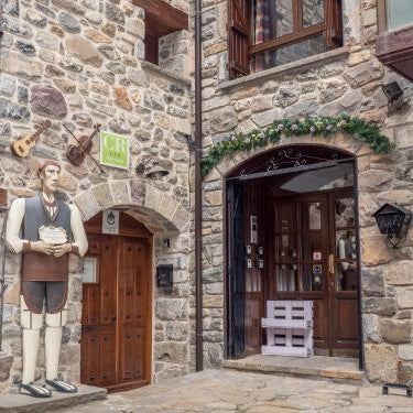 HOTEL FAMILIAR MAXIMINA