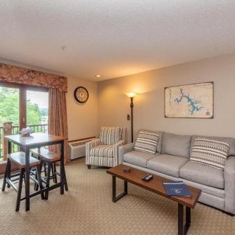 A213 Studio Lake View