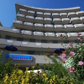 Hotel Caravelle Thumbnail