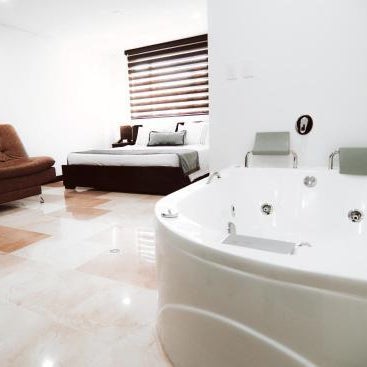 Hotel Lleras 10 Thumbnail