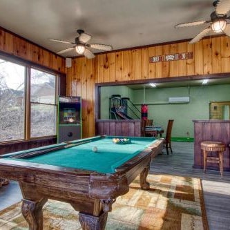 Saddleback Retreat, Game Room, Hot Tub, WIFI, 560 FREE tickets each paid day! Thumbnail