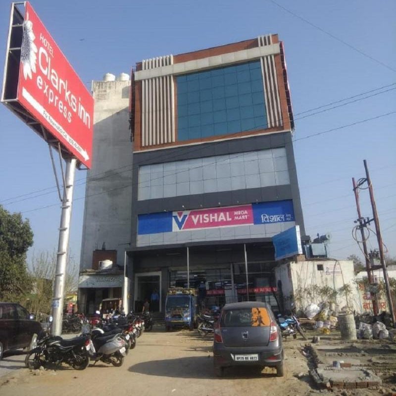 Aakriti Clarks Inn Express, Opposite Satellite Bus Stand, Bareilly