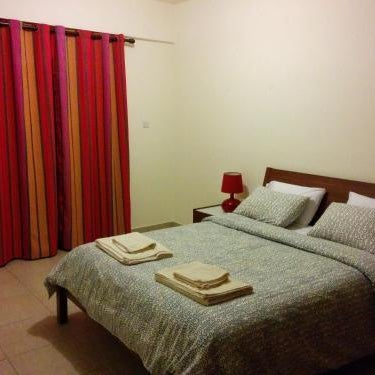 Lakis Court