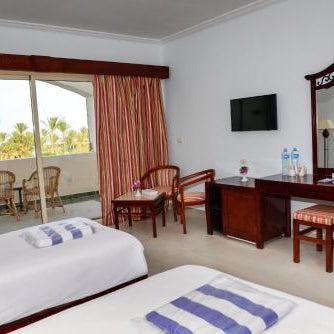 Brayka Bay Reef Resort