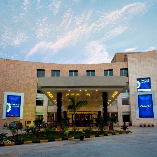 Velvet Clarks Exotica Zirakpur Hotel Thumbnail