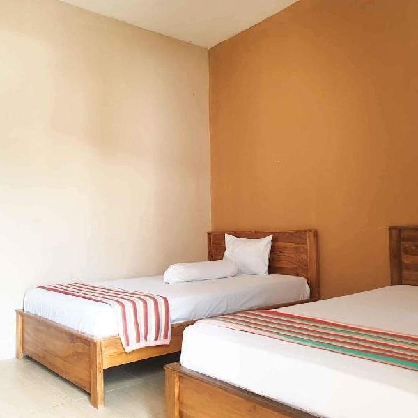 RedDoorz @ Hotel Gloria Borong Labuan Bajo