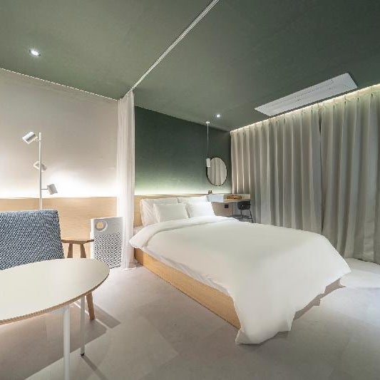 Croissant Hotel Guri by Anook