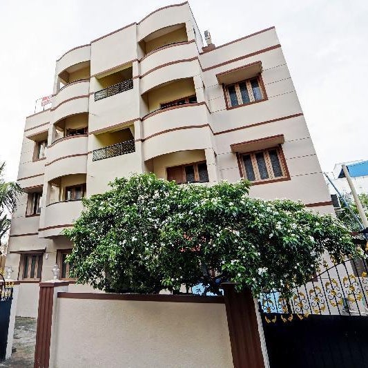Collection O Senthamizh Residency