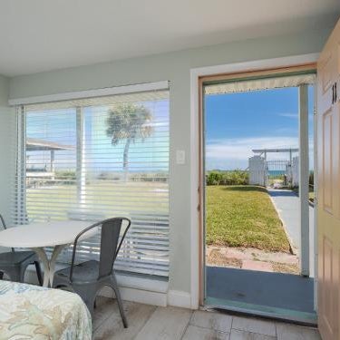 Sea Aire Oceanfront Inn Thumbnail