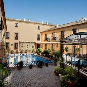 Alcazar De La Reina Hotel