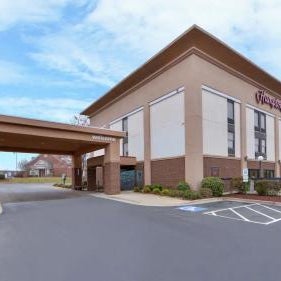 Hampton Inn By Hilton Greensboro-East Thumbnail