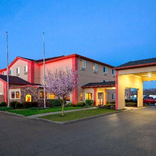Super 8 by Wyndham Bellingham Airport/Ferndale Thumbnail