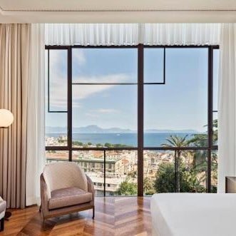 De Bonart Naples, Curio Collection by Hilton Thumbnail