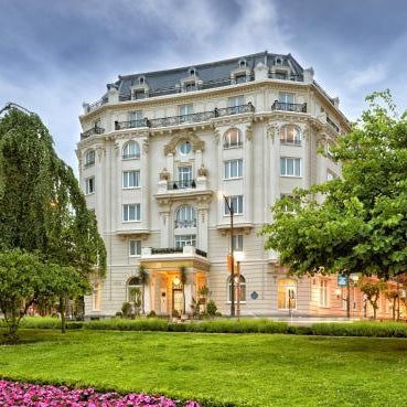 Hotel Carlton Thumbnail