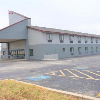 Super 8 by Wyndham New Braunfels I-35 Thumbnail