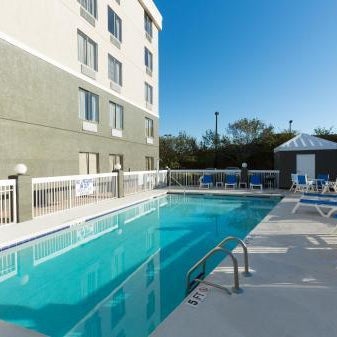 La Quinta Inn & Suites by Wyndham North Myrtle Beach Thumbnail