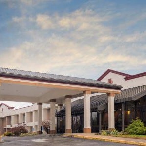 Red Roof Inn & Suites Mt Holly - McGuire AFB Thumbnail