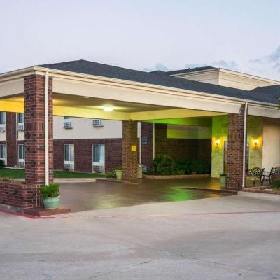 Comfort Inn and Suites Thumbnail