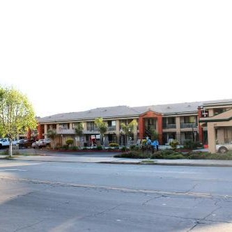 Super 8 by Wyndham Salinas Thumbnail